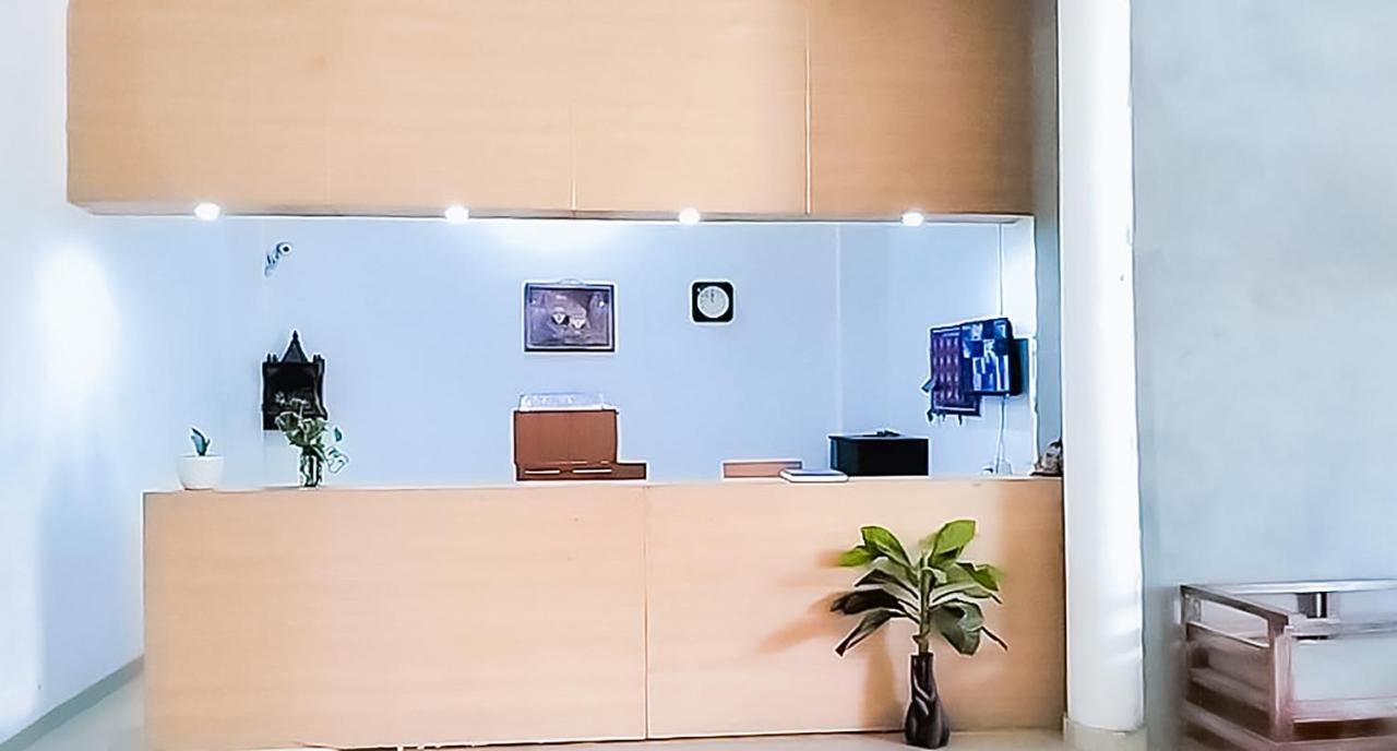 Roomshala 110 Hotel Mulaqaat - Shiv Nadar University Dadri Eksteriør billede