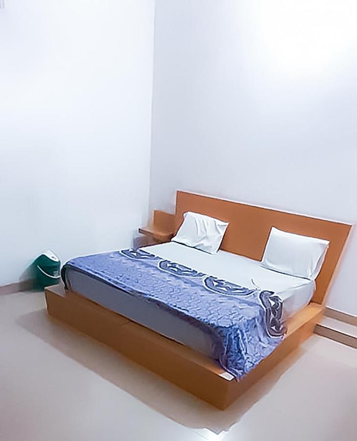 Roomshala 110 Hotel Mulaqaat - Shiv Nadar University Dadri Eksteriør billede