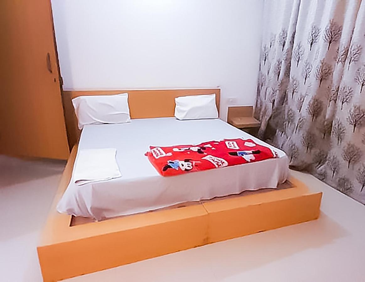 Roomshala 110 Hotel Mulaqaat - Shiv Nadar University Dadri Eksteriør billede