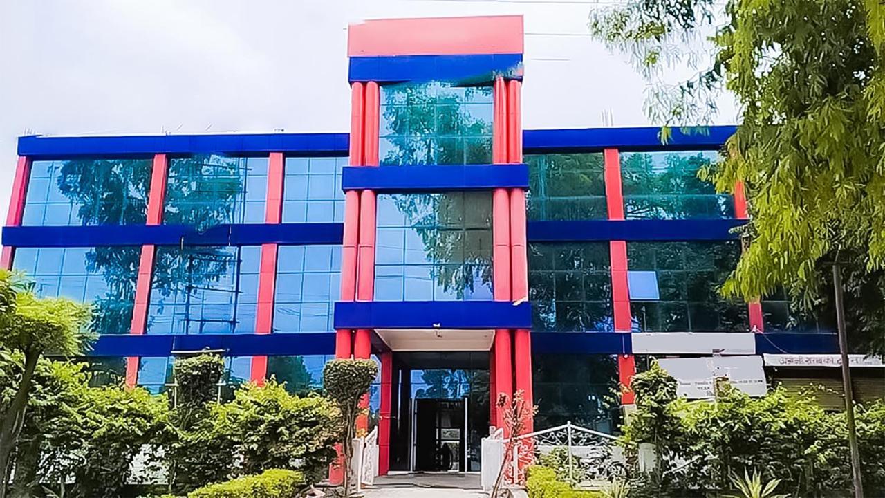 Roomshala 110 Hotel Mulaqaat - Shiv Nadar University Dadri Eksteriør billede